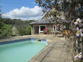 Cosy, rural apartment with breakfast hamper - Image 3