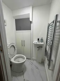 The Ideal Home 3-Bedroom for Groups & Contractors - Image 5