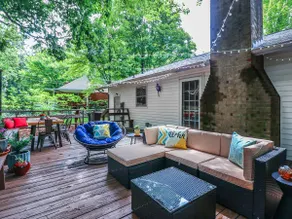 King + 3 Queens | Ping Pong Fun + Relaxing Deck - Image 3