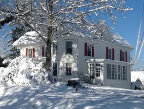 Incredible Private Floor Near VT•RU•81 Sleeps 6 - Image 3