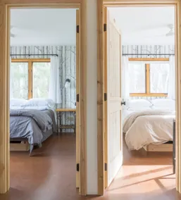 Escape to this modern cabin overlooking the lake - Image 2