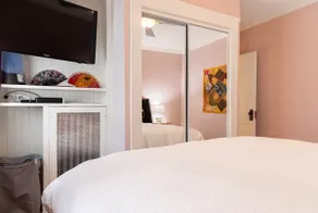 Upscale 2 Bdrm Suite: Kitchen, Spa Bath, Laundry - Image 3