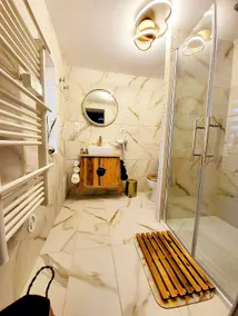 A small house for 2 only. - Image 3