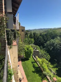 Under the Castle. Silent charm in Barolo. - Image 4