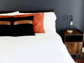 #8 Downtown Apt | Historic main street | King Bed - Image 4