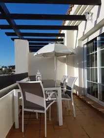 Top Floor Apt Close To Duquesa - Image 3