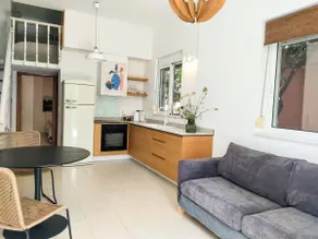 Artist's loft with a garden & very fast internet. - Image 4
