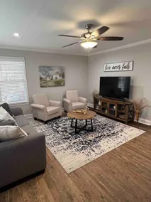 Sharp Cottage - 4BR 3 BA - Image 2