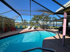 Modern Key West Vibe, Heated Pool, Lake, Sleeps 10 - Image 4