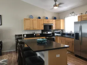 Hilo Paukaa Home. Cool AC Living Room & Main BR - Image 3