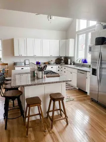 Stone Country Farmhouse - Image 5