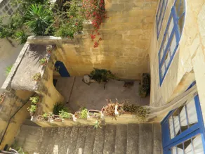 Quaint farmhouse with pool - Image 4