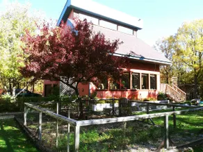 The Rustling Oak Guesthouse - Image 4