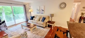 E10 Beautifully decorated 2BR, 2 BA island condo - Image 2