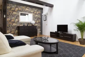 Flamingo Loft - 4 double beds, Main square - Image 4