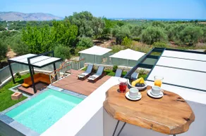 Perla Villas with Heated Pool - Image 3