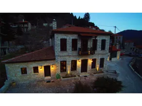 Seasons-Winter 5 Bedroom Home 250m2 - Image 2