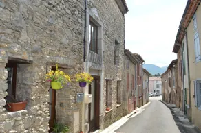 Spacious stone village house in Puivert - Image 3