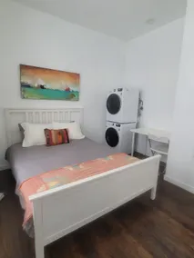 Hip One Bedroom - Image 3