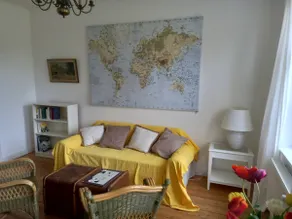 Charming apartment with fireplace on estate - Image 2