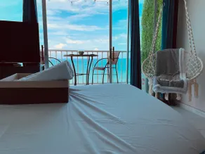 Playa Luna: Breathtaking Beachfront and City View - Image 3