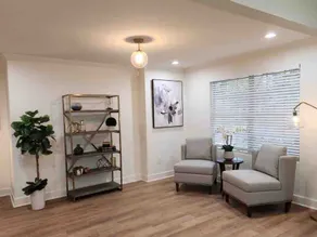 College Hills House - Image 4