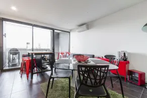 Stylish Stay on Brunswick St – Parking + Balcony - Image 4