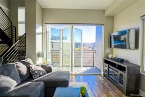Modern Townhouse downtown w stunning rooftop views - Image 3