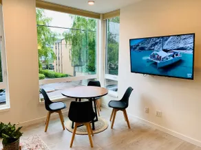 Cozy 2BR Townhome Steps from Green Lake Park - Image 2