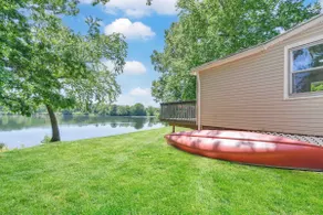 Relax by the water in a 4 bedroom house - Image 4