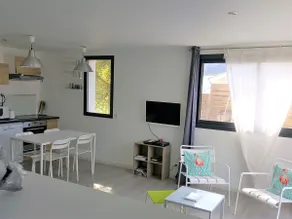 Quiet, very large garden on the edge of the forest and close to beaches. - Image 3