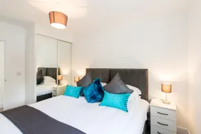 Abodebed Oval View Apartments - Image 5