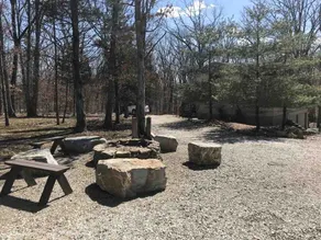 Gorgeous Chalet Getaway with Cabin Feel sleeps 10 at Innsbrook Resort - Image 3