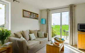Super Comfortable and Bright Apartment with TV - Image 2