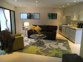 Beautiful Private Villa walk to beach - Image 4