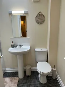 Beautiful 2 bedroom apartment fully furnished - Image 4