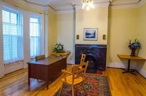 Beautifully Furnished Executive Main floor Apt - Image 5
