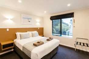 Dolphin Lodge Albany - Self Contained Apartments at Middleton Beach - Image 3