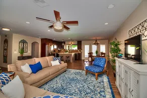Luxury Living! - Image 4