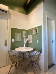 Cozy Green Apartment - Image 3
