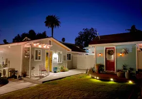 Elmo Hideout, a cozy MOVIE house W/ 4K projector - Image 2