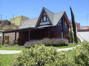 Casa de madeira aconchegante com piscina - Image 2