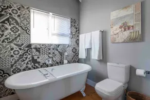Harbour View Luxury Villa - Image 5