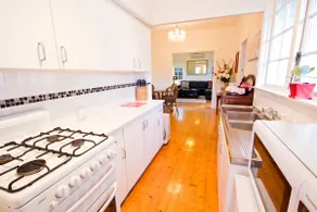 Manly Sunshine Cottage - quiet family retreat - Image 5