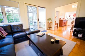 Manly Sunshine Cottage - quiet family retreat - Image 4