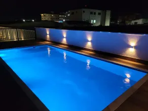 High standard, three bedrooms, two covered parking spaces - Image 4