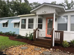 Coastal Bungalow with hot tub and game room - Image 2