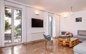 Pine Beach Villa - Image 5
