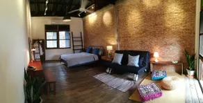 Authentic Heritage Shophouse Bkk’s Historical Area - Image 3