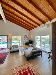 Private Hillside Retreat - Image 2